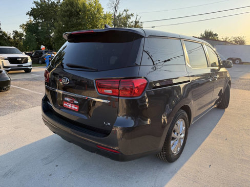 Used 2019 Kia Sedona LX image 4