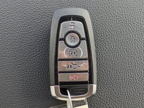 New 2025 Ford F250 Lariat w/ Black Appearance Package image 26