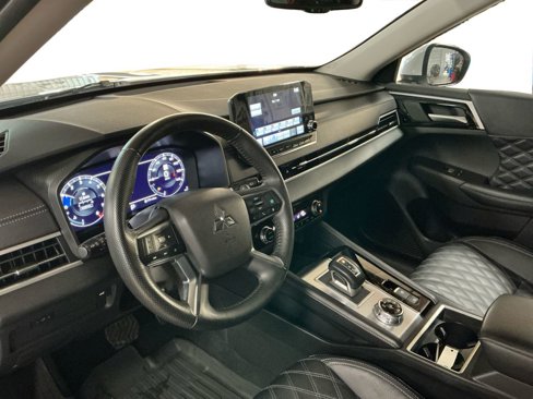 Used 2024 Mitsubishi Outlander SEL image 9