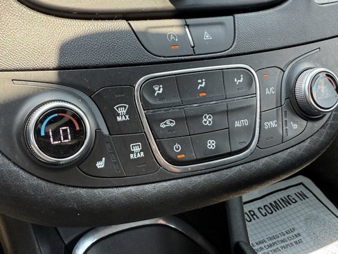Used 2023 Chevrolet Malibu LT image 15