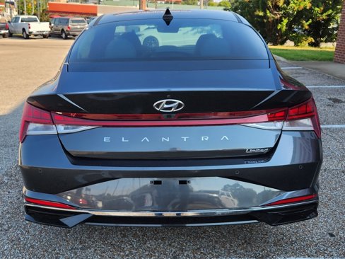 Used 2021 Hyundai Elantra Limited w/ Cargo Package image 9