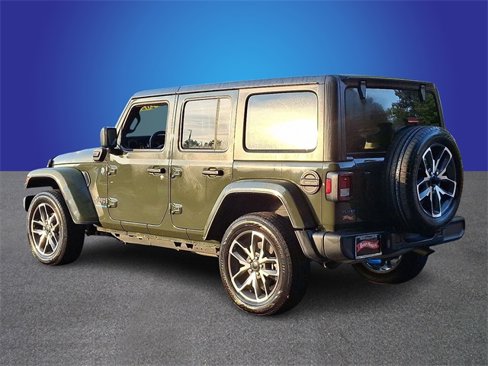 Used 2024 Jeep Wrangler Unlimited image 6