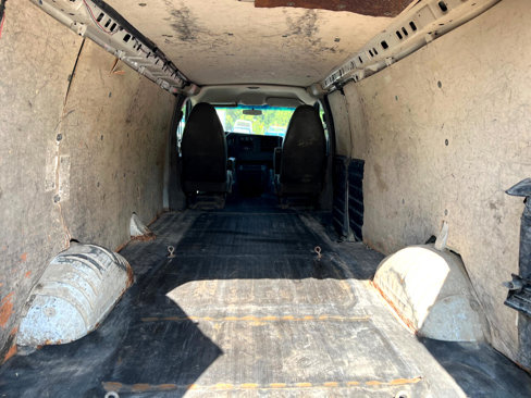 Used 2014 Chevrolet Express 3500 Extended image 12
