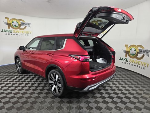 New 2025 Mitsubishi Outlander SE image 32