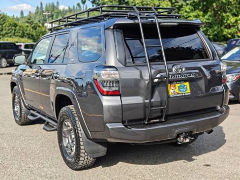 Used 2022 Toyota 4Runner SR5 Premium image 5