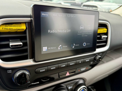 Used 2024 Hyundai Venue SEL image 28