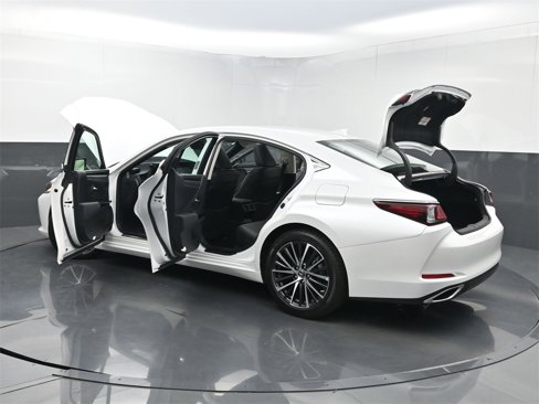 Used 2024 Lexus ES 350 w/ Premium Package image 40