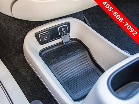 Used 2021 Chrysler Pacifica Touring-L image 30