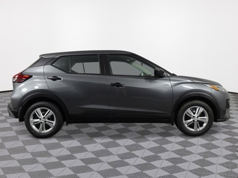 New 2025 Nissan Kicks Play S image 2