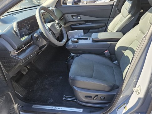 New 2025 Nissan Ariya AWD image 11