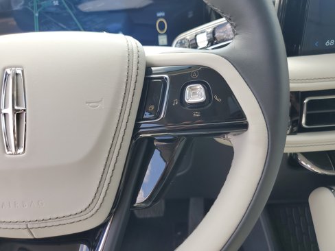 New 2025 Lincoln Aviator Reserve w/ Equipment Group 201A image 18
