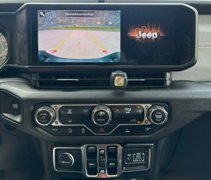 Used 2024 Jeep Gladiator Sport image 29