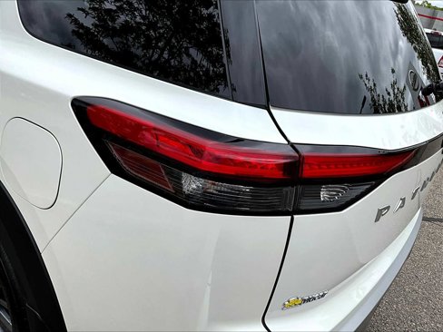 Certified 2024 Nissan Pathfinder SL w/ SL Premium Package image 34