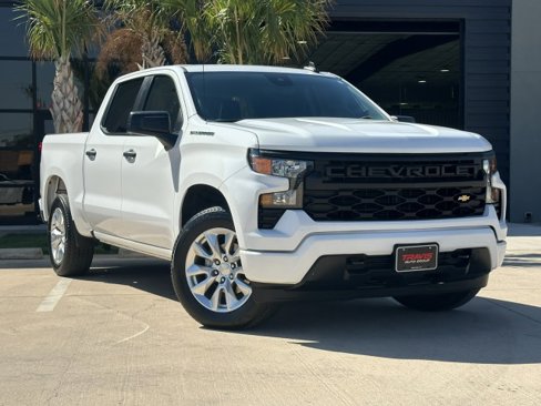 Used 2024 Chevrolet Silverado 1500 Custom image 3