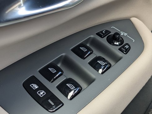 New 2025 Volvo XC90 T8 Plus w/ Protection Package Premier image 24