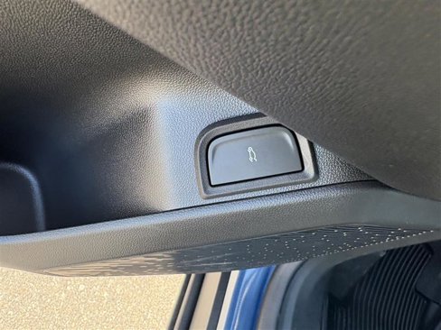 New 2026 Chevrolet Equinox LT w/ Convenience Package II image 10