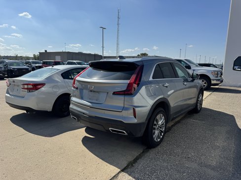 Used 2024 Cadillac XT4 Premium Luxury image 3