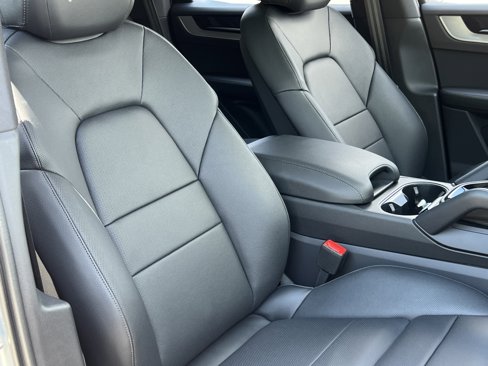New 2025 Porsche Cayenne image 40