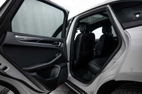 New 2026 Porsche Macan image 20