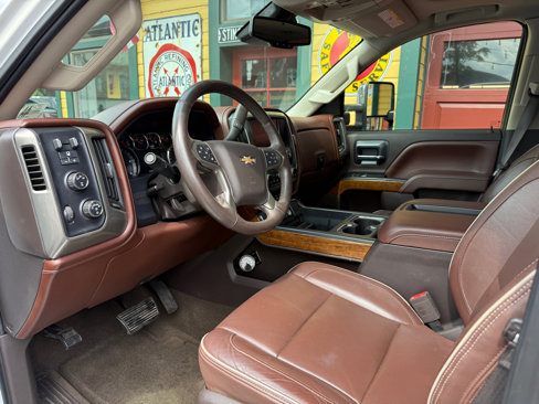 Used 2015 Chevrolet Silverado 2500 High Country w/ Duramax Plus Package image 11