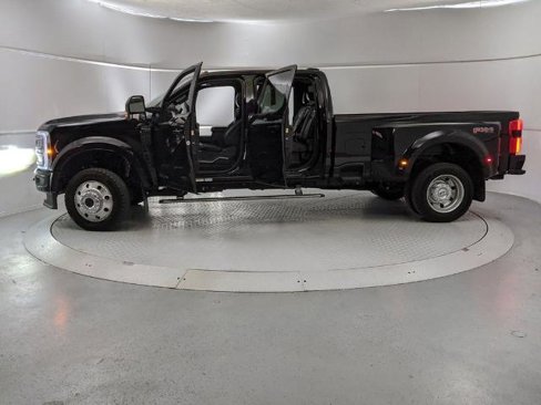 Certified 2025 Ford F450 Platinum w/ FX4 Off-Road Package image 12