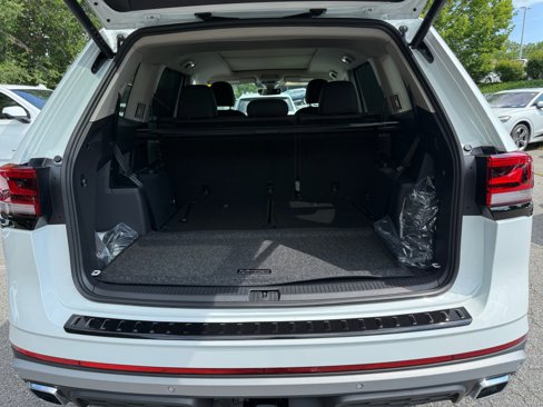 New 2025 Volkswagen Atlas Peak Edition SE image 15