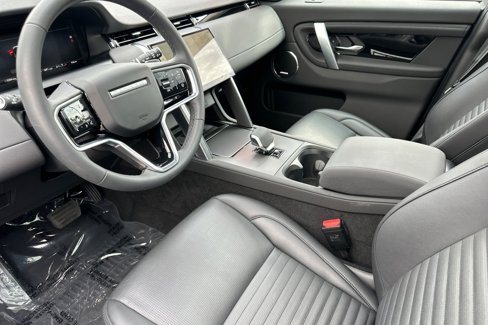 Certified 2024 Land Rover Discovery Sport S image 9