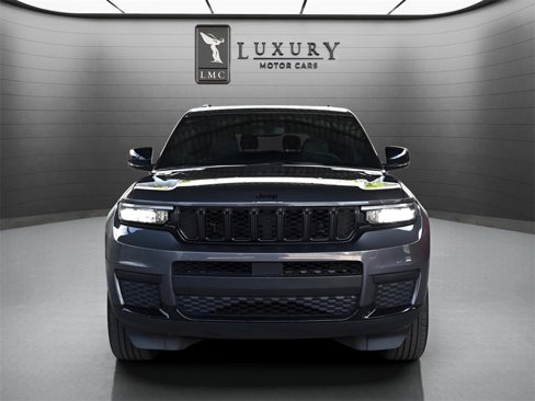 Used 2024 Jeep Grand Cherokee L Laredo image 2
