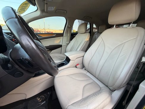 Used 2019 Lincoln MKC Select w/ MKC Climate Package image 11
