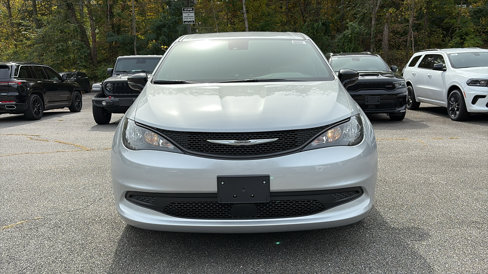 New 2026 Chrysler Voyager LX image 2
