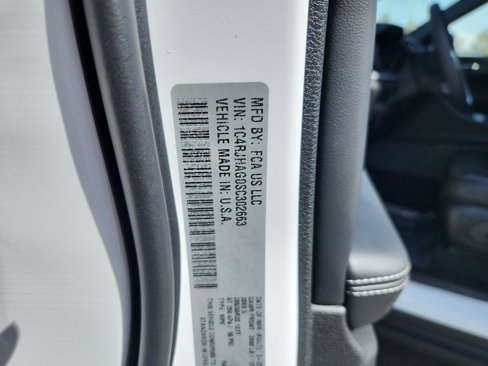 New 2025 Jeep Grand Cherokee Altitude image 25