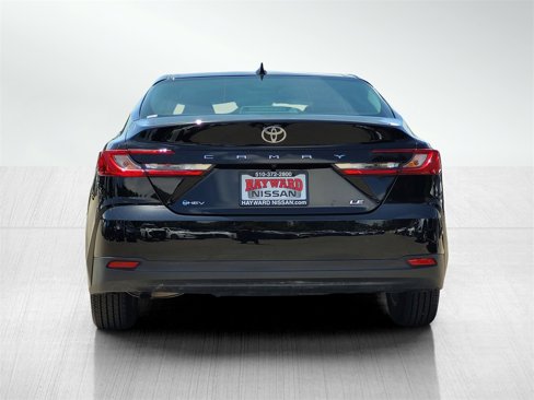 Used 2025 Toyota Camry LE image 5
