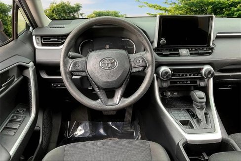 Used 2024 Toyota RAV4 LE image 5
