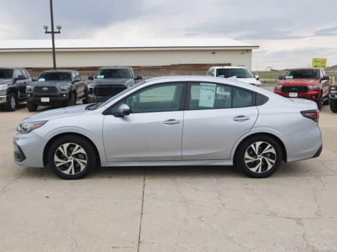Used 2024 Subaru Legacy Premium image 3