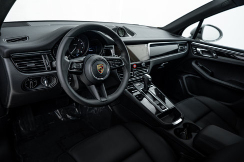 New 2026 Porsche Macan image 4
