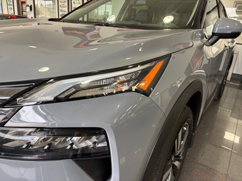 Used 2025 Nissan Rogue SL w/ SL Premium Package image 28