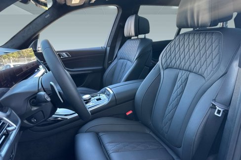 New 2026 BMW X7 M60i image 5