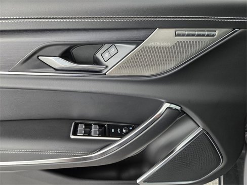 Certified 2024 Jaguar XF R-Dynamic SE image 20