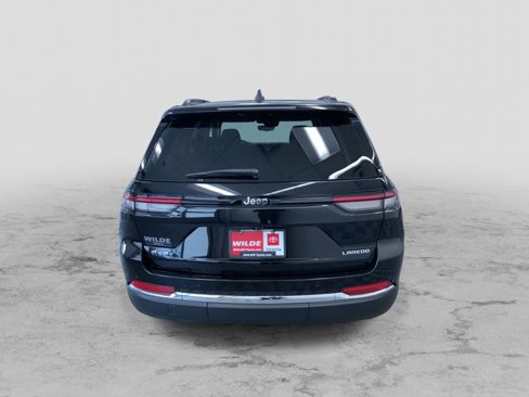 Used 2023 Jeep Grand Cherokee Laredo image 9