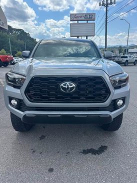 Used 2021 Toyota Tacoma TRD Off-Road w/ Technology Package image 3