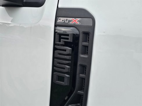 New 2026 Ford F250 4x4 SuperCab Super Duty image 11