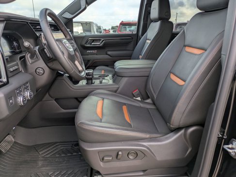 Used 2024 GMC Sierra 1500 AT4 w/ Technology Package image 10