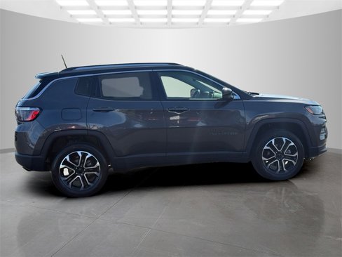 Certified 2022 Jeep Compass Limited image 8