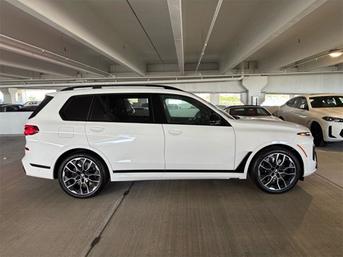 New 2026 BMW X7 M60i w/ Executive Package image 3