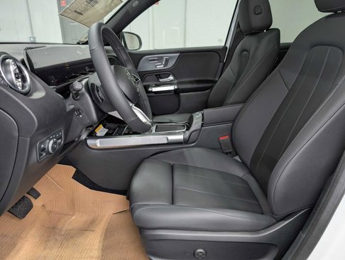 New 2025 Mercedes-Benz GLB 250 4MATIC image 4