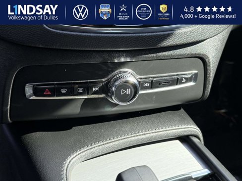 Used 2023 Volvo XC90 B5 Core w/ Protection Package Premier image 16