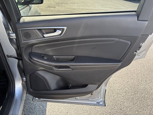Used 2024 Ford Edge Titanium image 17