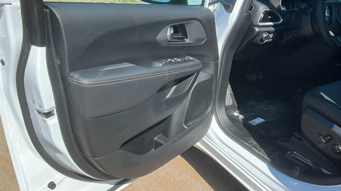 New 2026 Chrysler Voyager LX image 15