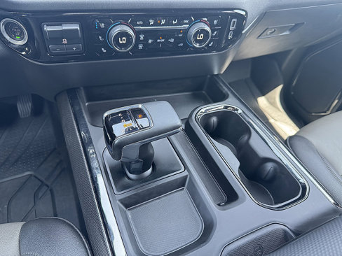 Used 2023 Chevrolet Silverado 1500 ZR2 image 17