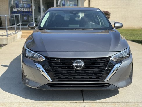 Used 2024 Nissan Sentra SV image 2